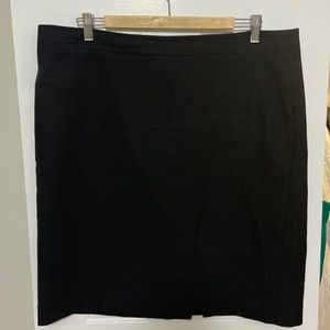 70% Wool and 30% JCrew lined black pencil skirt - size 16